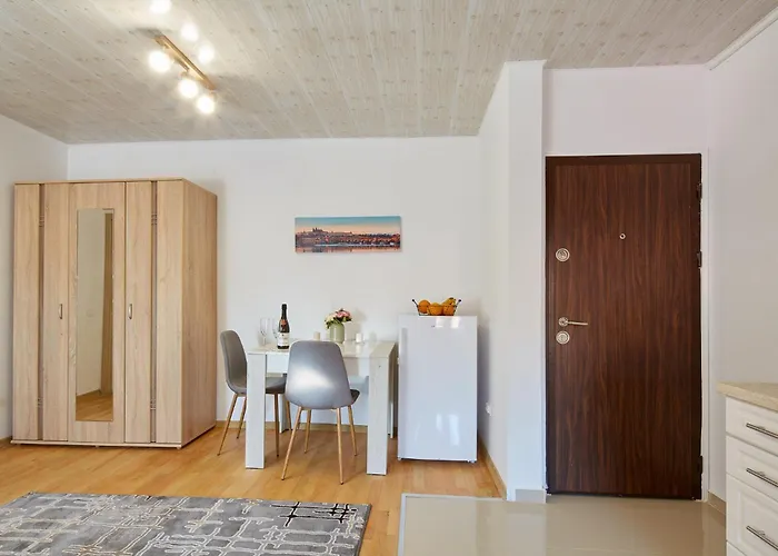 One Bedroom Apartment By Squashtech - 2